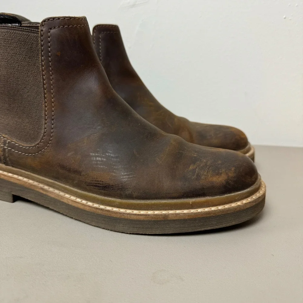 Clarks Clarkdale Easy Chelsea Boot Men 8.5 Beeswax Brown Leather Pull On‎